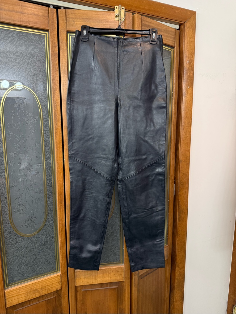 TANNERY WEST Ladies Black Leather Tapered Pants, EUC